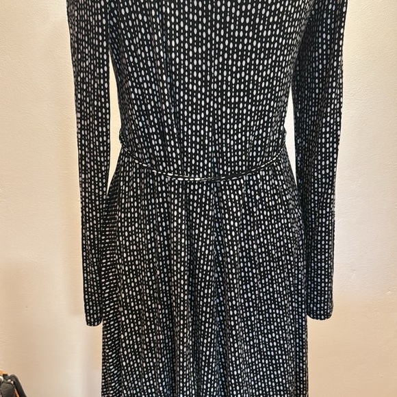 Motherhood Black and Gray Long Sleeve Sheath Dress, Small, stretchy material - Picture 6 of 7